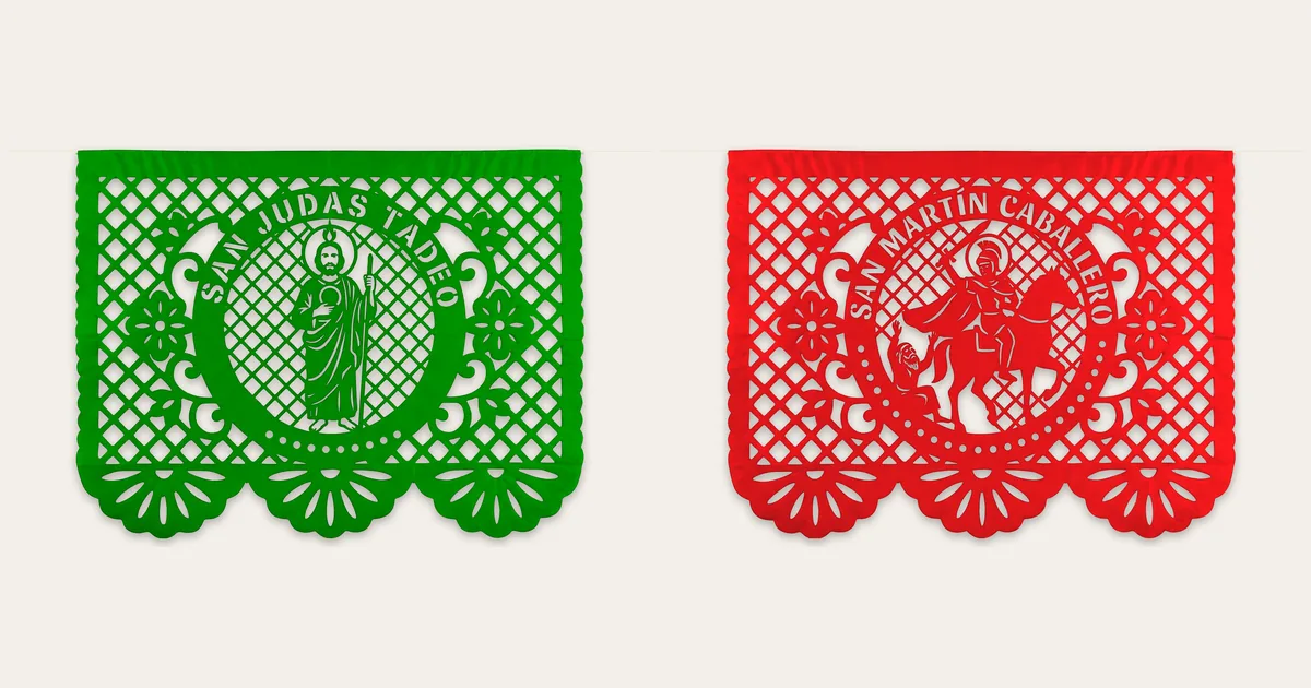 Enramadas de papel picado de San Judas Tadeo y San Martín Caballero
