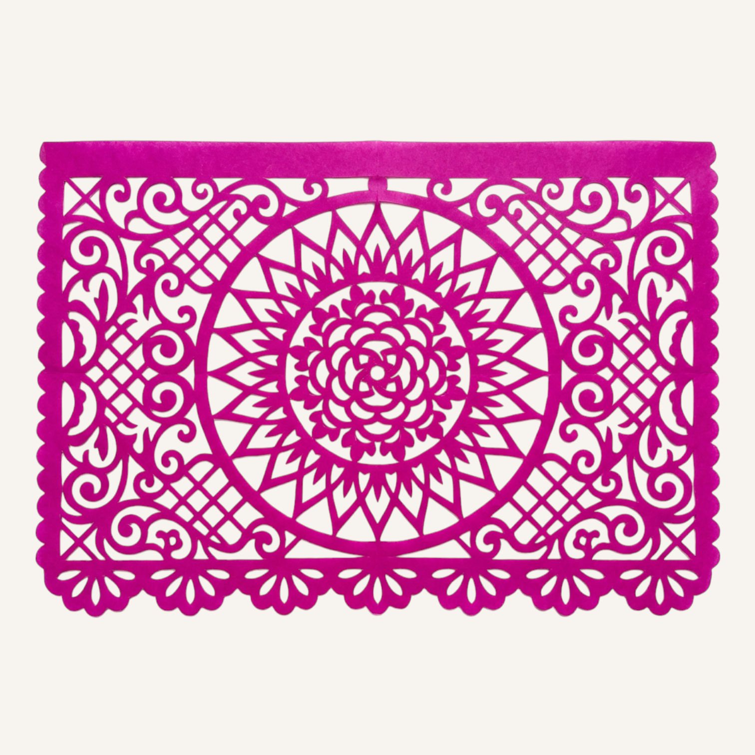 Papel picado artesanal con medallón de dalia mexicana en filigrana, cortado a mano en papel fucsia